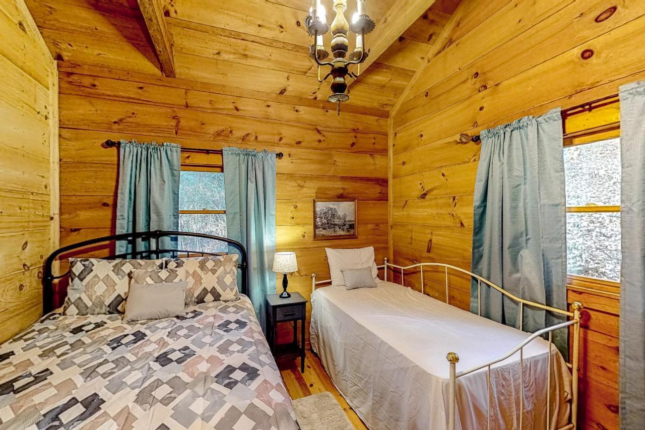 The Scaly Mountain Cabin Экстерьер фото